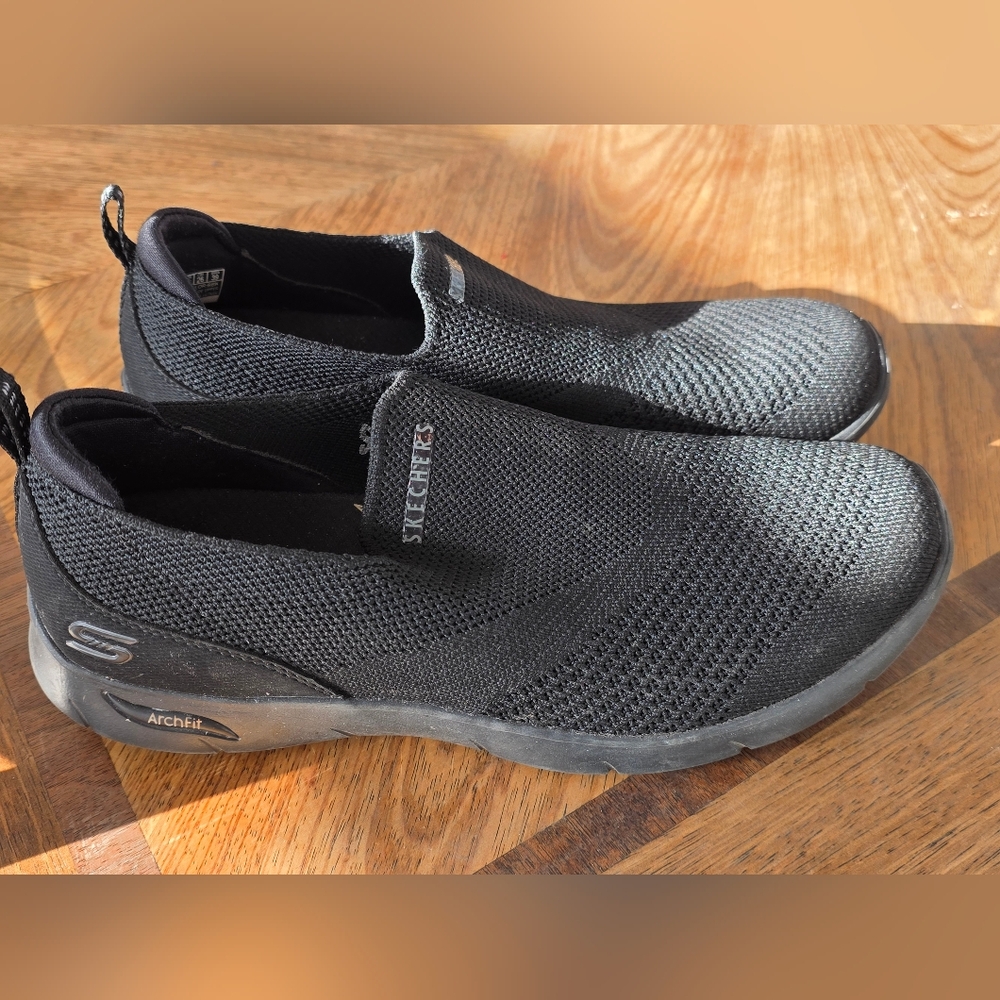 Skechers Women's Black Slip-On Shoes Size 9